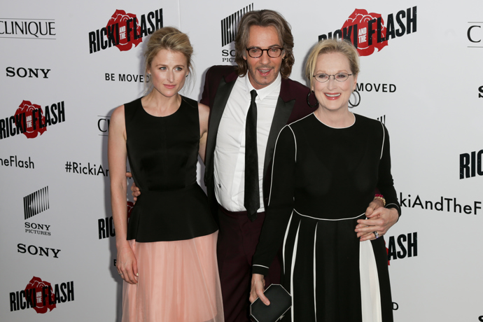 Nejstarší dcera Meryl Streep, Mamie Gummer, vypadá skoro jako klon této legendární herečky. Není se proto čemu divit, že i ona se, stejně jako její matka, dala na dráhu herectví.
