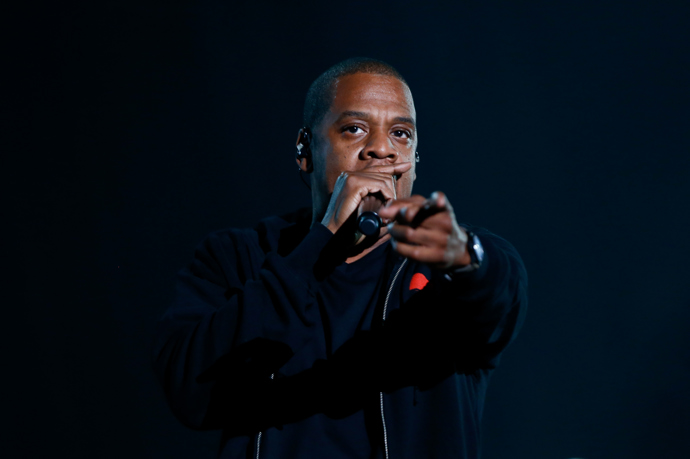 Úspěšný rapper a producent střídal studium středních školách v Brooklynu a New Jersey, až se nakonec rozhodl přestat studovat úplně. Přesto je podle žebříčku magazínu Forbes v současnosti 5. nejbohatší celebritou v Americe a na svém kontě má jmění kolem 900 milionů dolarů.
