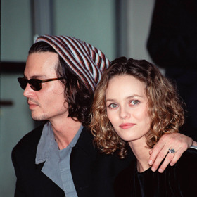 Johnny Depp s partnerkou Vanessou Paradise, se kterou má dvě děti.

