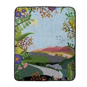 Pikniková deka we love nature je z jemného hebkého polyesterového materiálu. Navíc spodní neprodyšná vrstva zajistí, že hned tak neprochladnete. Prodává Butter Kings, 1590 Kč.
