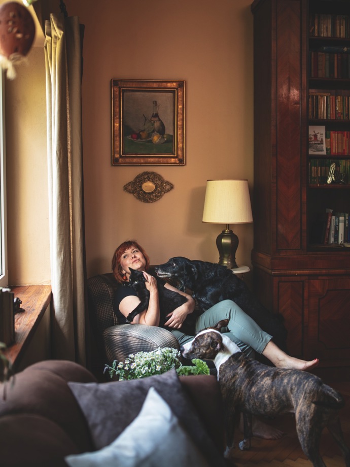 Paní domu se svými mazlíčky
