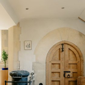 Galerie: Z kostela rodinný dům Galerie: Z kostela rodinný dům