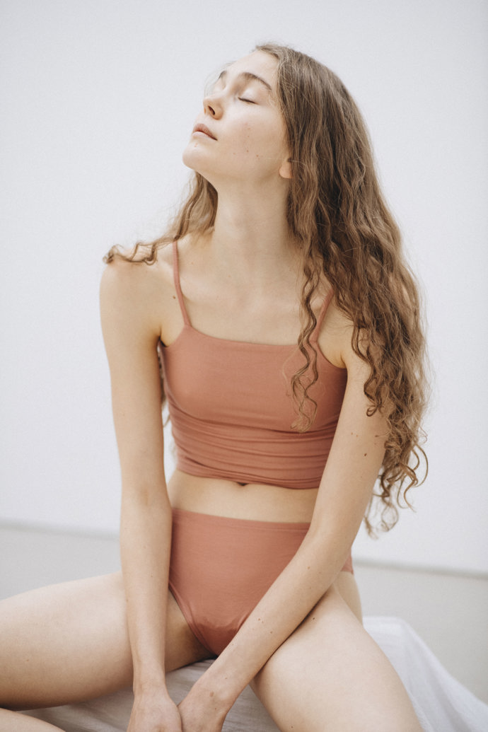 Âme Yoga Top, Corpus Lingerie, 1150 Kč
