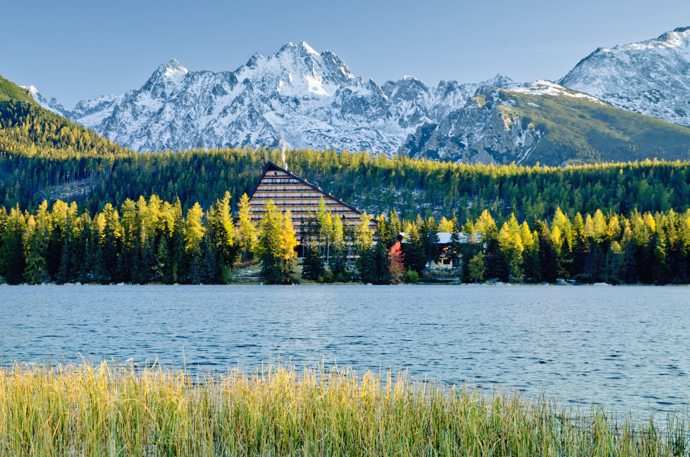 Vysoké Tatry, Slovensko

Panenská příroda, krásné stezky a člověkem nezničený ekosystém, dělá z Vysokých Tater speciální místo, které by každý měl za svůj život navštívit. Obzvláště, když ho máme za humny.
