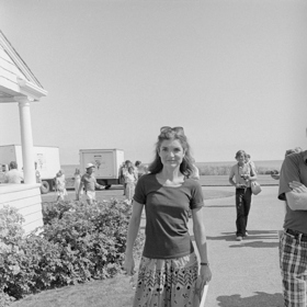 1980

Jackie na setkání příbuzných a členů rodiny Kennedy.
