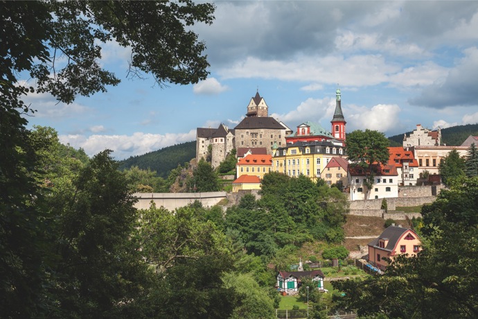 Starobylé město Loket s e středověkým hradem
