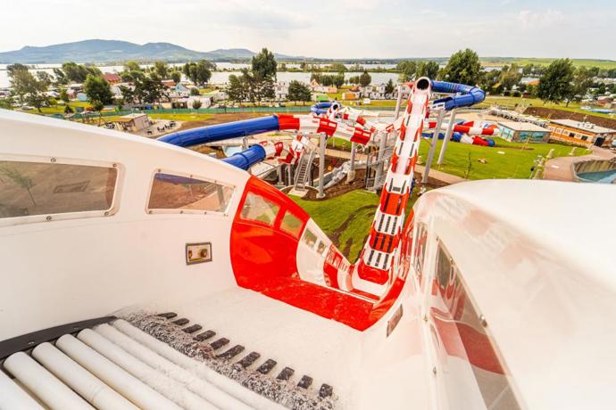 Aqualand Moravia je akvapark v obci Pasohlávky. V aquaparku najdete 16 bazénů, 24 tobogánů a skluzavek a 30 typů saun. Otevřen byl v roce 2013 a těší se velké oblibě!
Aqualand Moravia je akvapark v obci Pasohlávky. V aquaparku najdete 16 bazénů, 24 tobogánů a skluzavek a 30 typů saun. Otevřen byl v roce 2013 a těší se velké oblibě!