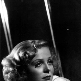 Gloria Stuart oplývala mimořádnou krásou. Patřila k největším kráskám své doby.
