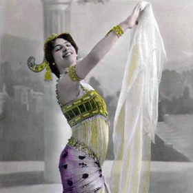 Pohlednice s Mata Hari.

