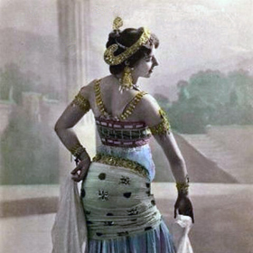 Mata Hari na pohlednici. 
