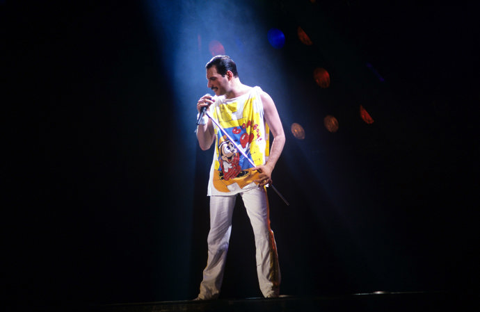 I takový byl styl Freddieho Mercuryho.
