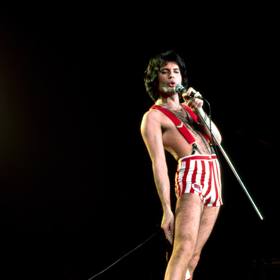 V roce 1977 ovládl Madison Square Garden v krátkých pruhovaných šortkách. 
