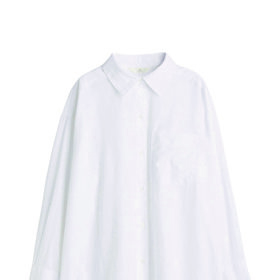 Oversized bílá košile, H&M, 899 Kč
