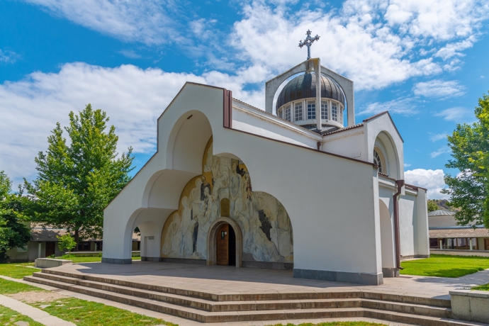Kostel byl vystavěn na místě, které Vanga sama určila rok před svou smrtí.
