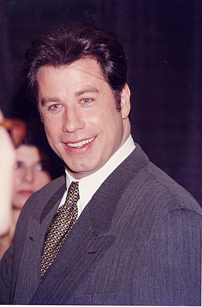 John Travolta v 90. letech
John Travolta se proslavil již v roce 1978 svou epickou rolí ve filmu Pomáda, kde je naprosto nenahraditelný. V 90. letech měl ovšem velmi dobře rozjetou kariéru, natočil například úspěšné snímky Kdopak to mluví a nezapomenutelné Pulp Fiction.
John Travolta v 90. letech
John Travolta se proslavil již v roce 1978 svou epickou rolí ve filmu Pomáda, kde je naprosto nenahraditelný. V 90. letech měl ovšem velmi dobře rozjetou kariéru, natočil například úspěšné snímky Kdopak to mluví a nezapomenutelné Pulp Fiction.
