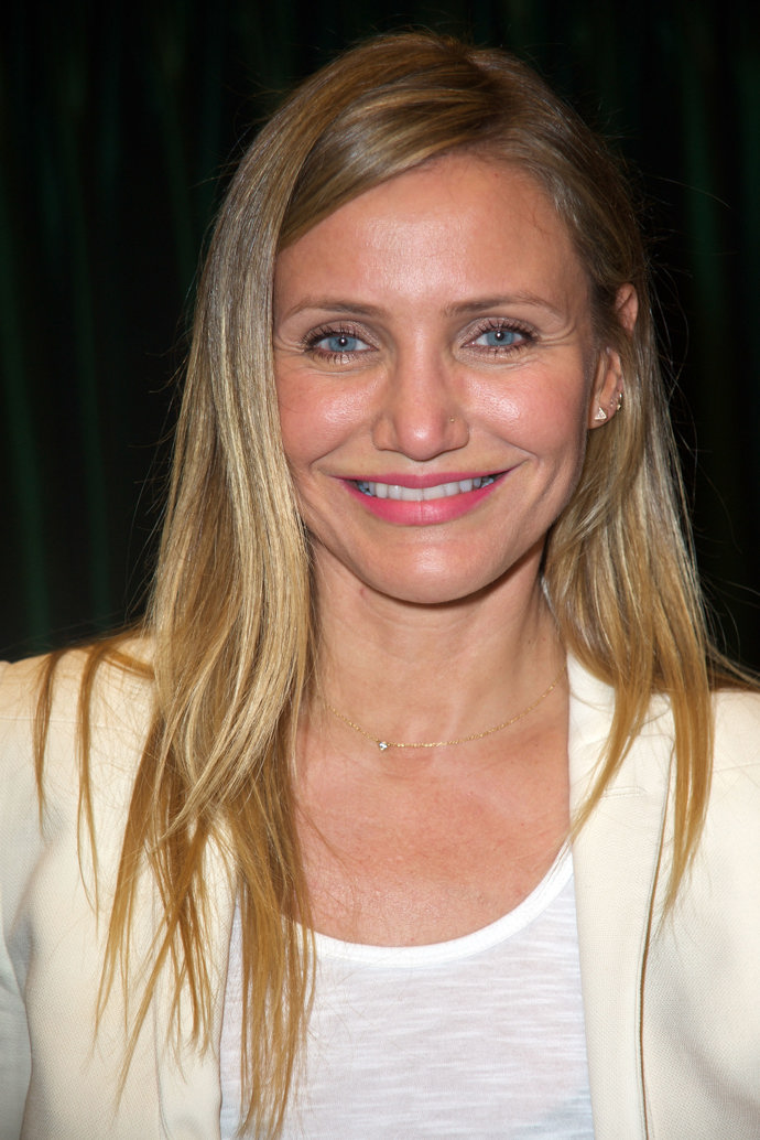 Cameron Diaz dnes
Po roce 2000 byla vidět například ve snímcích Charlieho andílci, Prázdniny či Zkažená úča.
Cameron Diaz dnes
Po roce 2000 byla vidět například ve snímcích Charlieho andílci, Prázdniny či Zkažená úča.