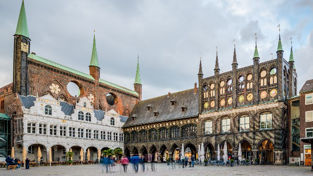 Náměstí Marktplatz a radnice v Lübecku
