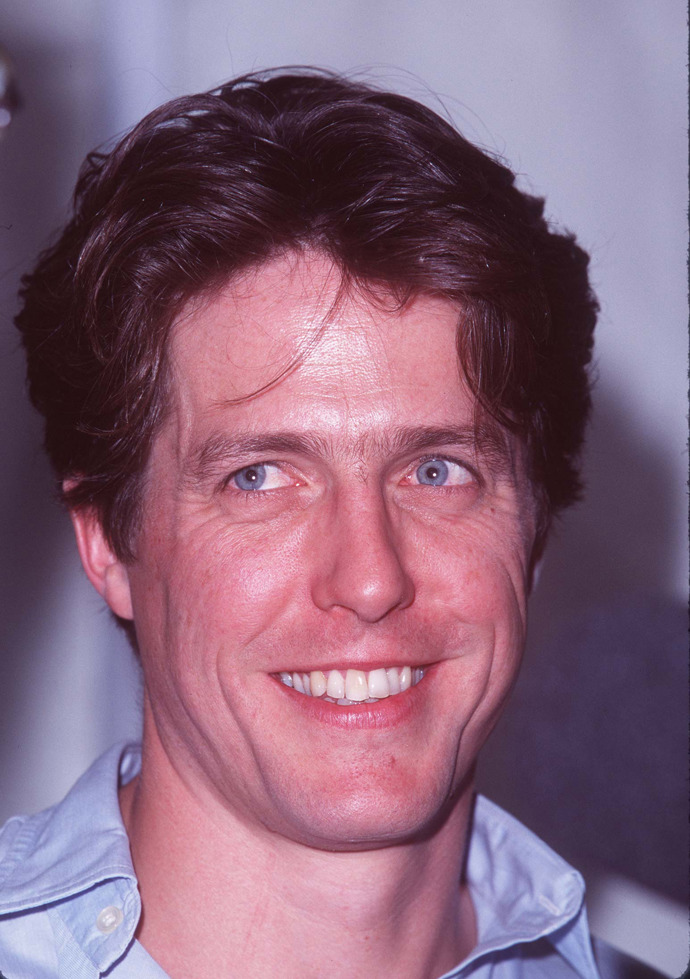 Hugh Grant v 90. letech
Hugh Grant se proslavil filmem z roku 1993, když hrál v romantické komedii Čtyři svatby a jeden pohřeb. Film se stal doposud nejvýdělečnějším britským filmem, což z Granta udělalo mezinárodní hvězdu téměř přes noc. V 90. letech hrál také například ve snímku Rozum a cit či Notting Hill.
Hugh Grant v 90. letech
Hugh Grant se proslavil filmem z roku 1993, když hrál v romantické komedii Čtyři svatby a jeden pohřeb. Film se stal doposud nejvýdělečnějším britským filmem, což z Granta udělalo mezinárodní hvězdu téměř přes noc. V 90. letech hrál také například ve snímku Rozum a cit či Notting Hill.