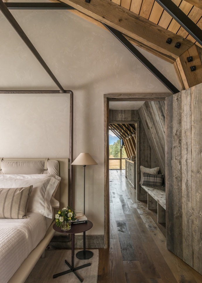 Přestavba staré stodoly.
Přestavba staré stodoly.