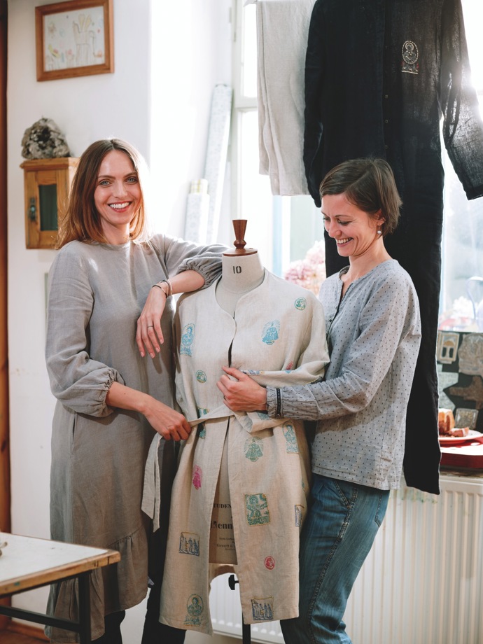 Tereza s Mílou a lněný model
Tereza s Mílou a lněný model