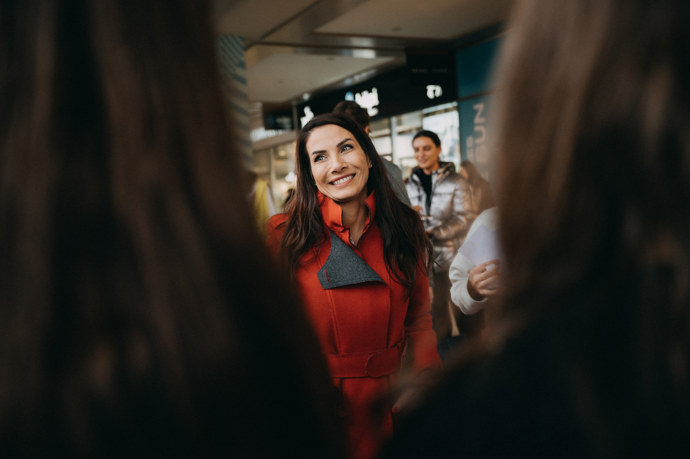 Eva Burešová poprvé ve společnosti