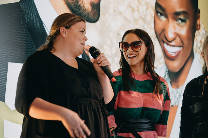 Eva Burešová poprvé ve společnosti