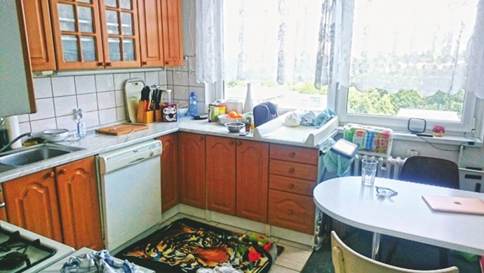 Hajasovi si původně představovali kuchyni v odstínech zelené a šedé. Designérka jim však doporučila nadčasovější řešení, které se dá v budoucnosti snadno uzpůsobit proměňujícímu se vkusu.

