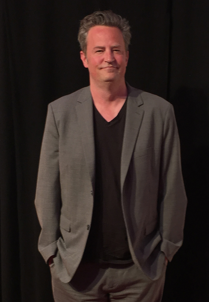 Matthew Perry během let