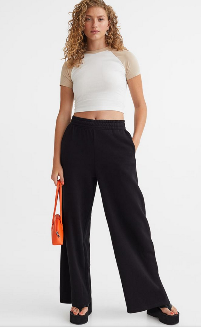 Široké kalhoty Jogger, 499 Kč,H&M, Zdroj. Archiv firmy.
Široké kalhoty Jogger, 499 Kč,H&M, Zdroj. Archiv firmy.