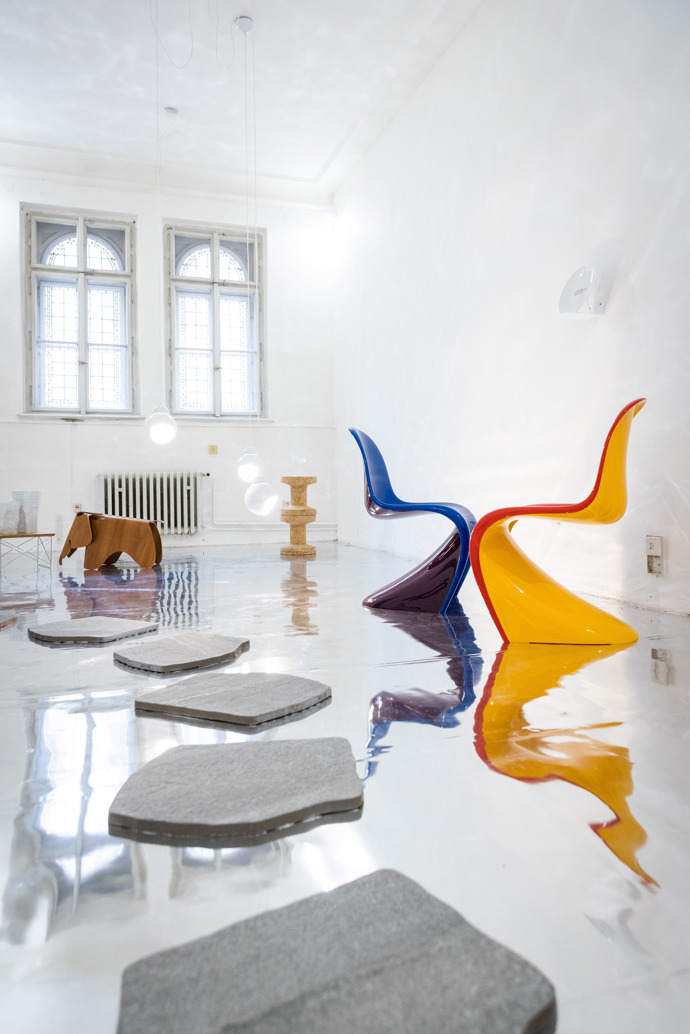 Vitra & Křehký
