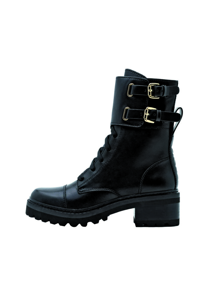 Boty DKNY, 4680 Kč
