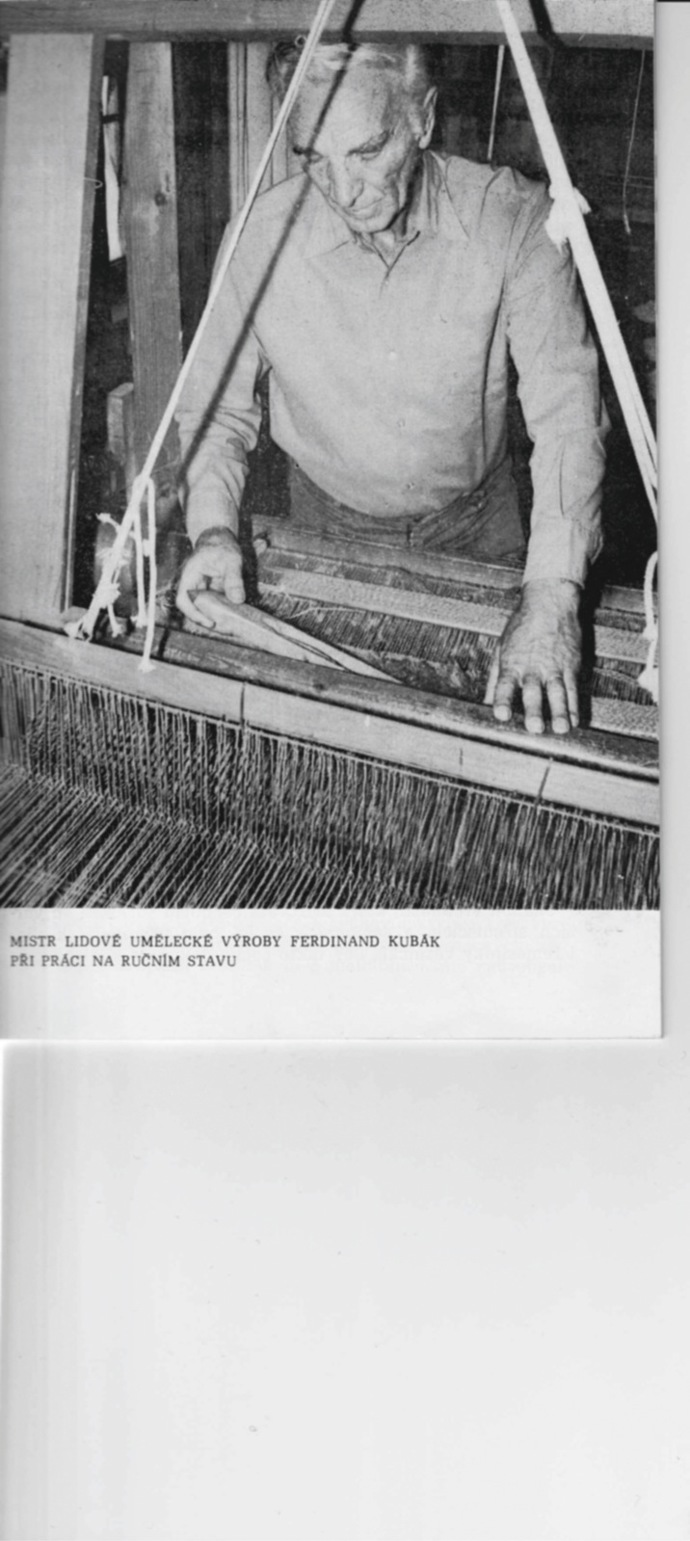František Kubák, otec Zdeňka Kubáka při práci na ručním stavu
František Kubák, otec Zdeňka Kubáka při práci na ručním stavu