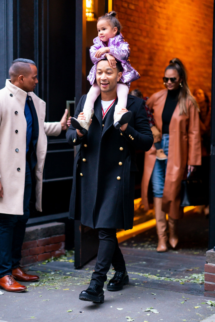 John Legend má dceru Lunu Simone (6) a syna Milese Theodora (4). Obě děti jako by mu z oka vypadly!
