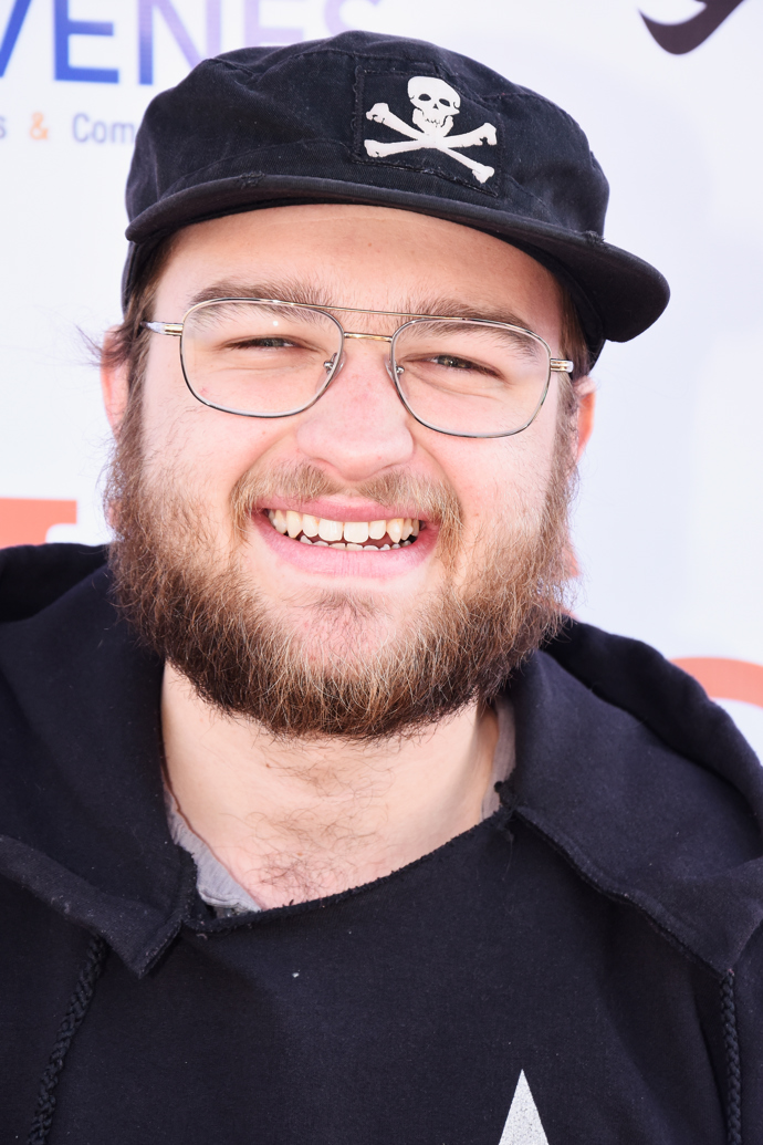 Angus T. Jones dnes

Jednalo se přitom o jeho největší roli. Dnes působí v produkční společnosti Tonite.
