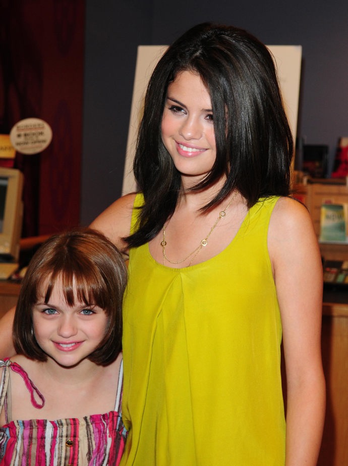 Joey King jako dítě

Poprvé se zviditelnila v devíti letech jako malá otravná sestra Ramony (Seleny Gomez) ve filmu Ségra tropí hlouposti.
