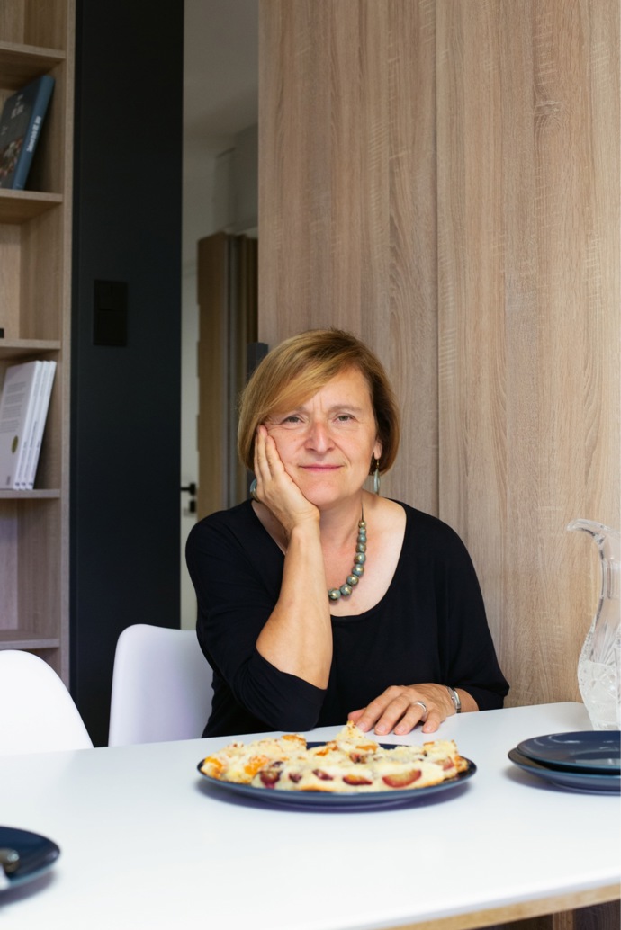 Investorka a maminka v jedné osobě Martina dává rekonstrukci starého 2+KK jedničku. Chválu architektku i stavební firmu. Severský minimalistický a snadno udržovatelný byt věnovala dceři Kamile do začátku, aby měla jde žít se svým partnerem.
