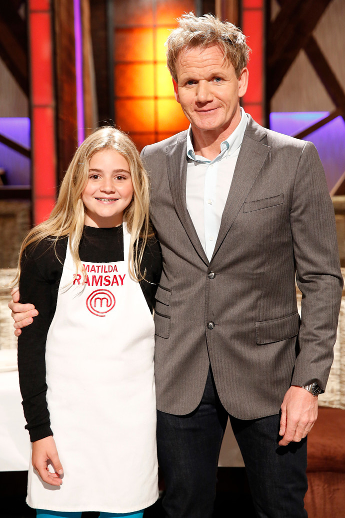 Šéfkuchař a hvězda MasterChefa Gordon Ramsey má pět potomků: Megan (24), dvojčata Jacka a Holly (22), Matildu (20) a Oscara (3). Na fotografii je s Matildou pár let zpět.
