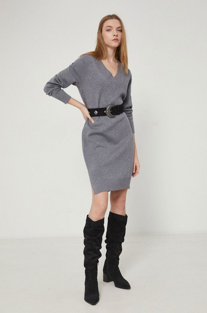 Zkombinujte poutavé svetry se základními kousky v šatníku tak, aby zůstaly výrazným kouskem vašeho outfitu.
