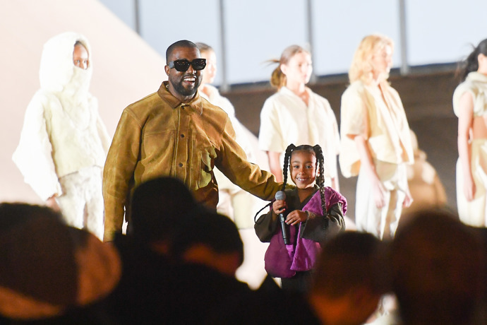 Kayne West má čtyři děti. Zde je se svou dcerou North, které je nyní 9 let.

