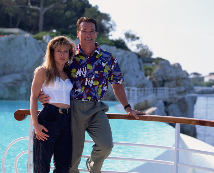 Sarah Connor, Terminátor
Už pouze to, že hraje v Terminátorovi, značí, že se jedná o postavu, která je silná a hodna zmínění. Sarah Connor, kterou ztvárnila Kyle Reese, se vyvíjí z dívky v nouzi na hledanou uprchlici páchající teroristické činy, zatvrzelou válečnici, matku, která obětovala vše pro budoucnost svého syna, a mentorku připravující svou chráněnku na její osud.
Sarah Connor, Terminátor
Už pouze to, že hraje v Terminátorovi, značí, že se jedná o postavu, která je silná a hodna zmínění. Sarah Connor, kterou ztvárnila Kyle Reese, se vyvíjí z dívky v nouzi na hledanou uprchlici páchající teroristické činy, zatvrzelou válečnici, matku, která obětovala vše pro budoucnost svého syna, a mentorku připravující svou chráněnku na její osud.