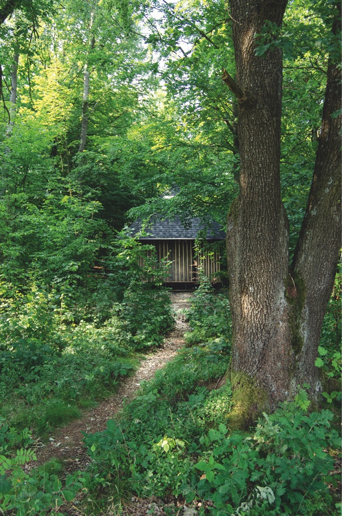 Jógový a meditační domek na okraji pozemku Vondrových
Jógový a meditační domek na okraji pozemku Vondrových