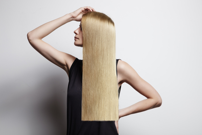 Hollywoodské hvězdy milují jednolitou blond. V roce 2023 je v módě.
Hollywoodské hvězdy milují jednolitou blond. V roce 2023 je v módě.