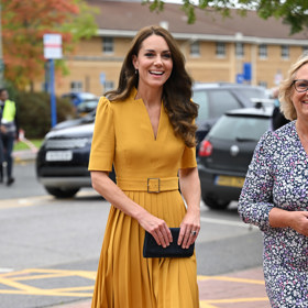 Žlutou barvu v šatníku princezny Catherine příliš často nevídáme. A je to obrovská škoda!
