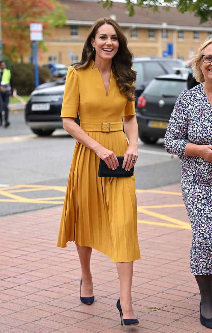 Žlutou barvu v šatníku princezny Catherine příliš často nevídáme. A je to obrovská škoda!
