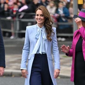 Princeznu z Walesu prohlašujeme za královnu kabátů.
