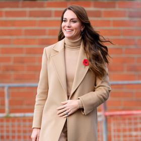 Outifity tón v tónu jsou Kate blízké.
