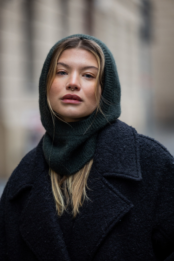 Sophia Geiss vsadila na tmavě zelenou balaclavu.
Sophia Geiss vsadila na tmavě zelenou balaclavu.