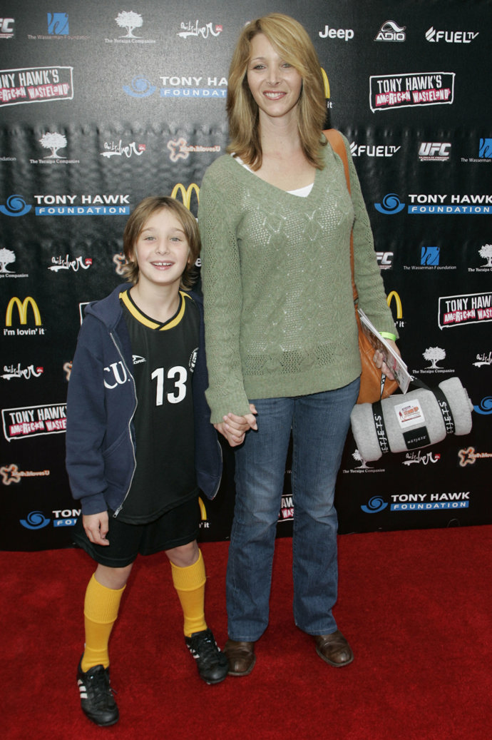 Lisa Kudrow se synem Julianem v roce 2005.
