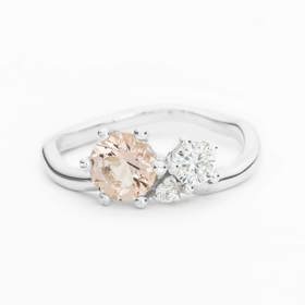 Prsten Morganite Diamond Cluster

27Jewelry, 54 000 Kč
