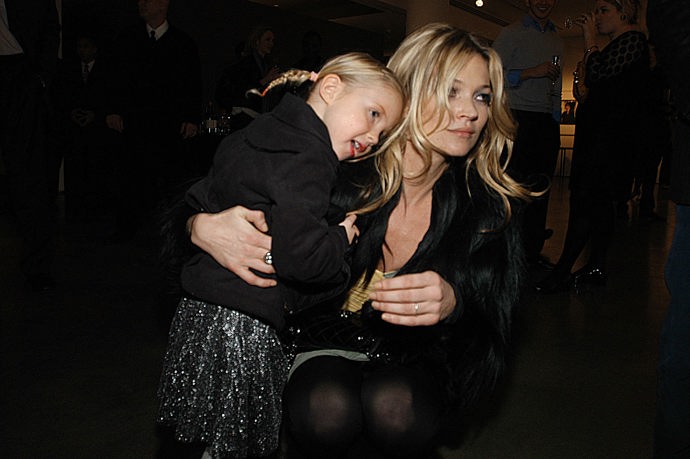 Kate Moss a její dcera Lila Grace v roce 2006.
